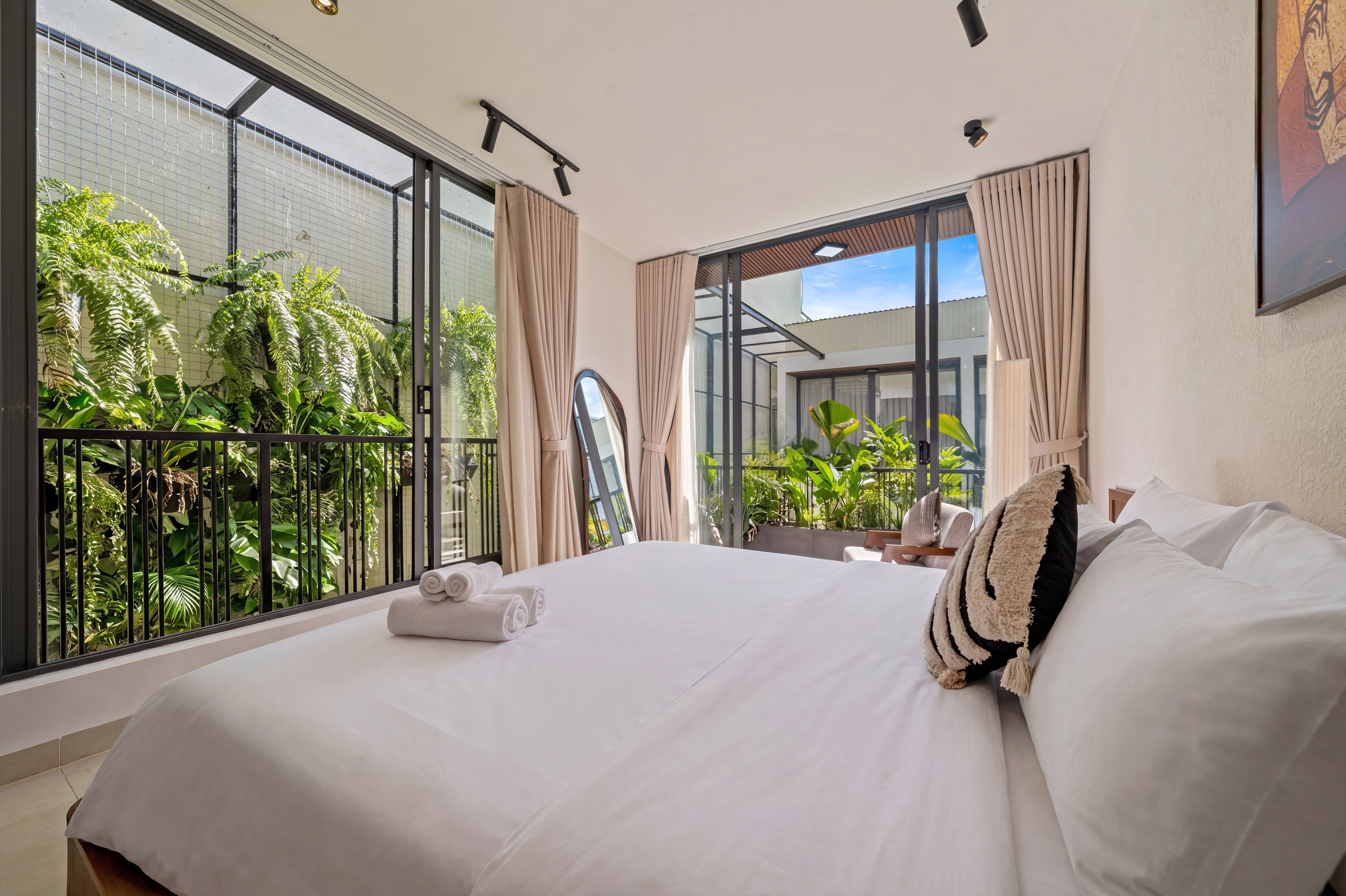The Layer bedroom
