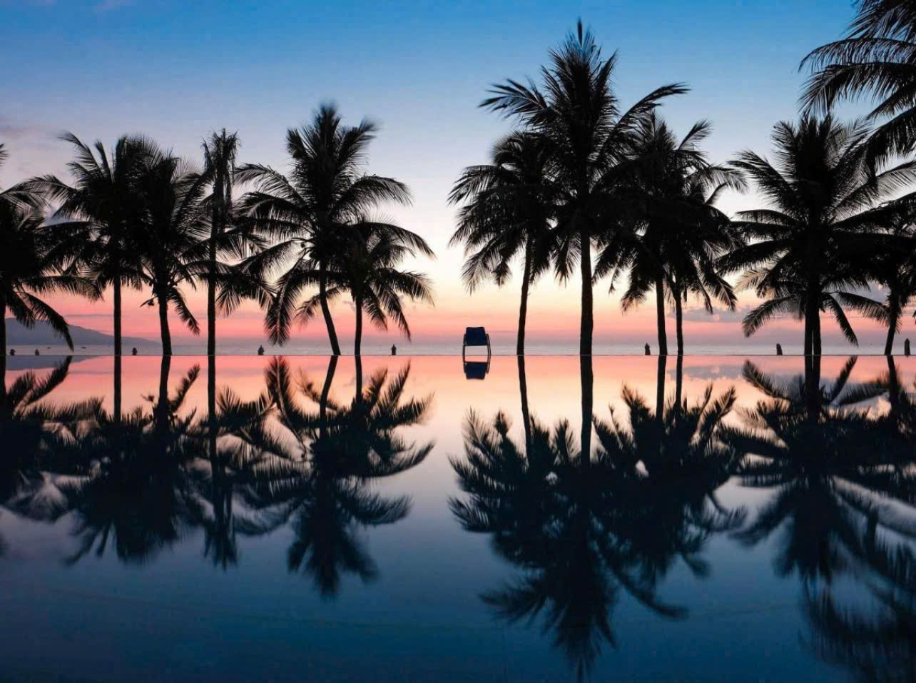 Sunset view by the beach at Premier Villa